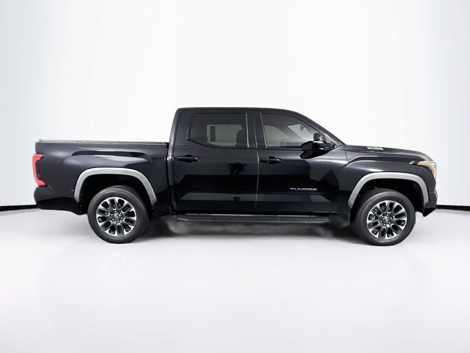 Used 2025 Toyota Tundra Limited AWD/4WD image 11
