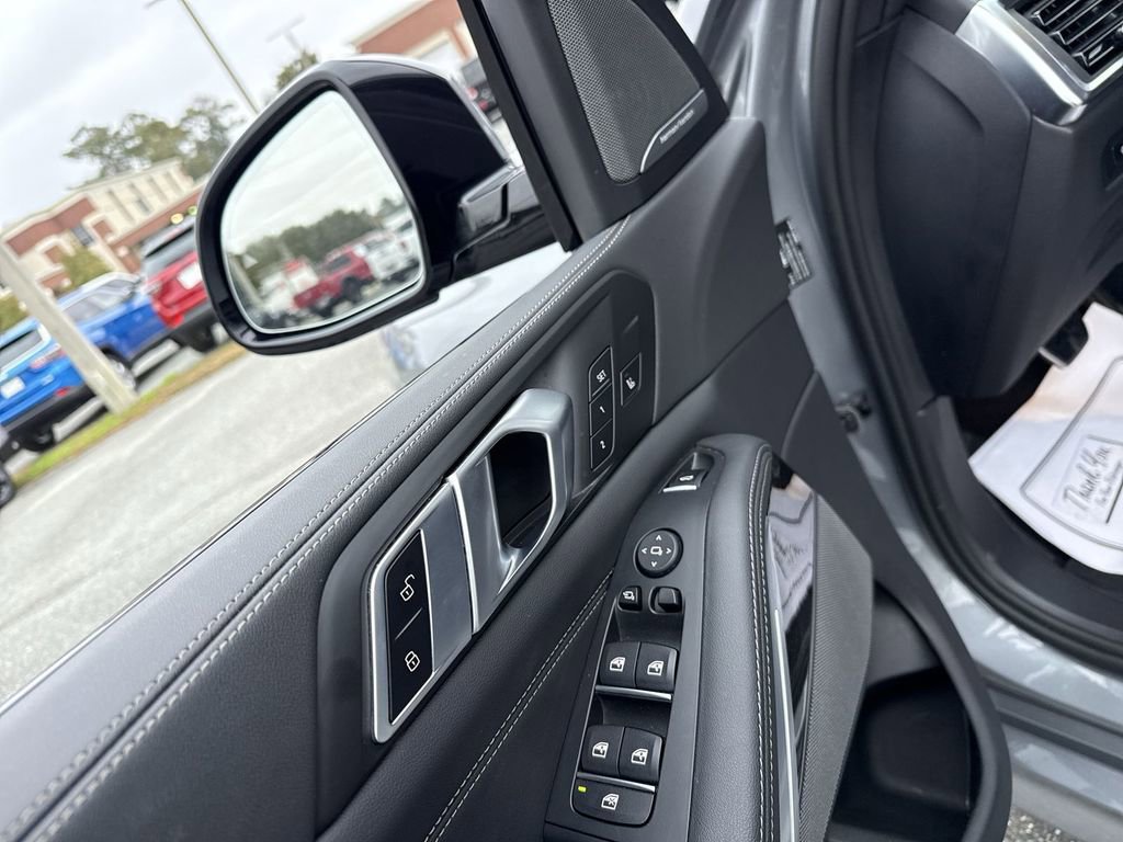 Used 2025 BMW X5 xDrive40i image 13