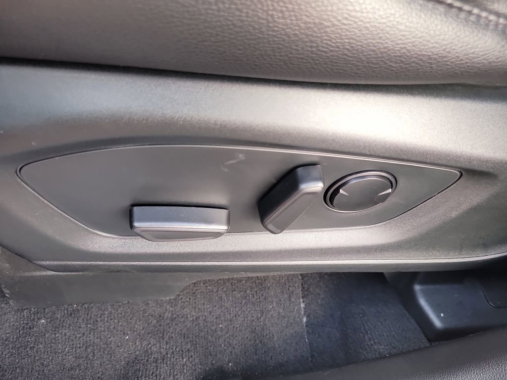 Certified 2023 Ford Explorer Limited w/ Limited Technology Package image 21