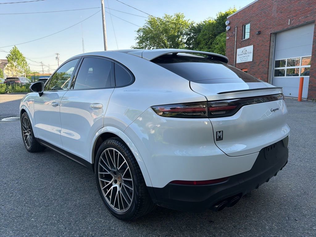 Used 2022 Porsche Cayenne Platinum Edition AWD/4WD image 3