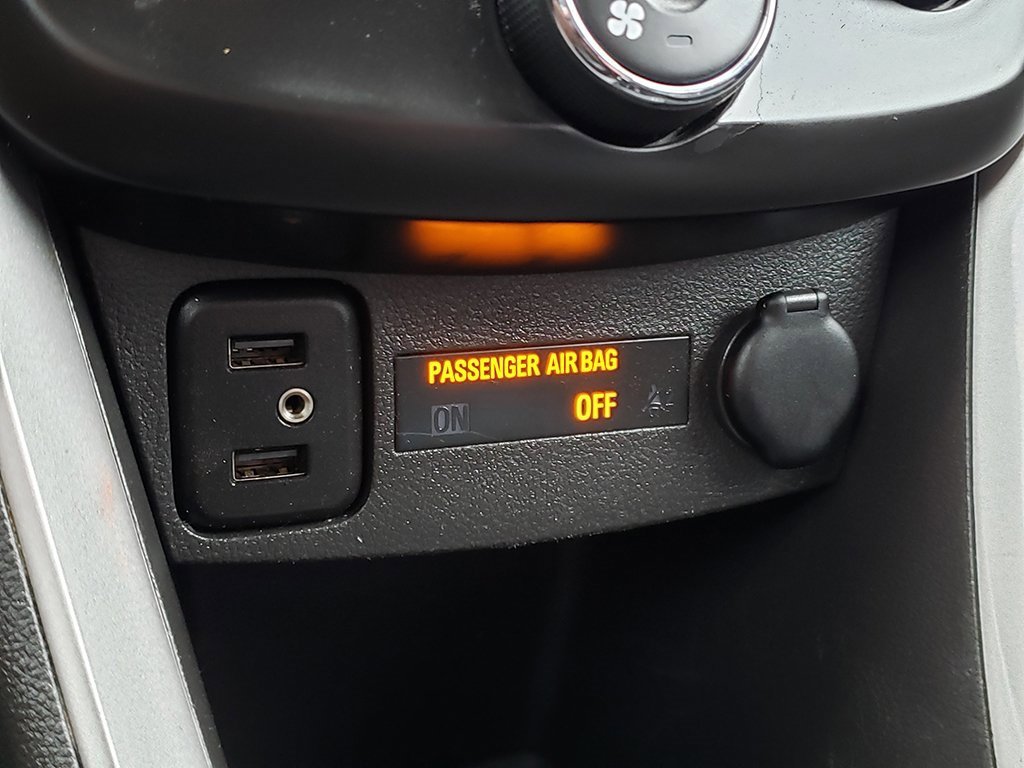 Used 2020 Chevrolet Trax LT w/ LT Convenience Package image 24