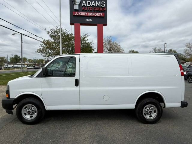 Used 2023 GMC Savana 2500 w/ Driver Convenience Package image 4