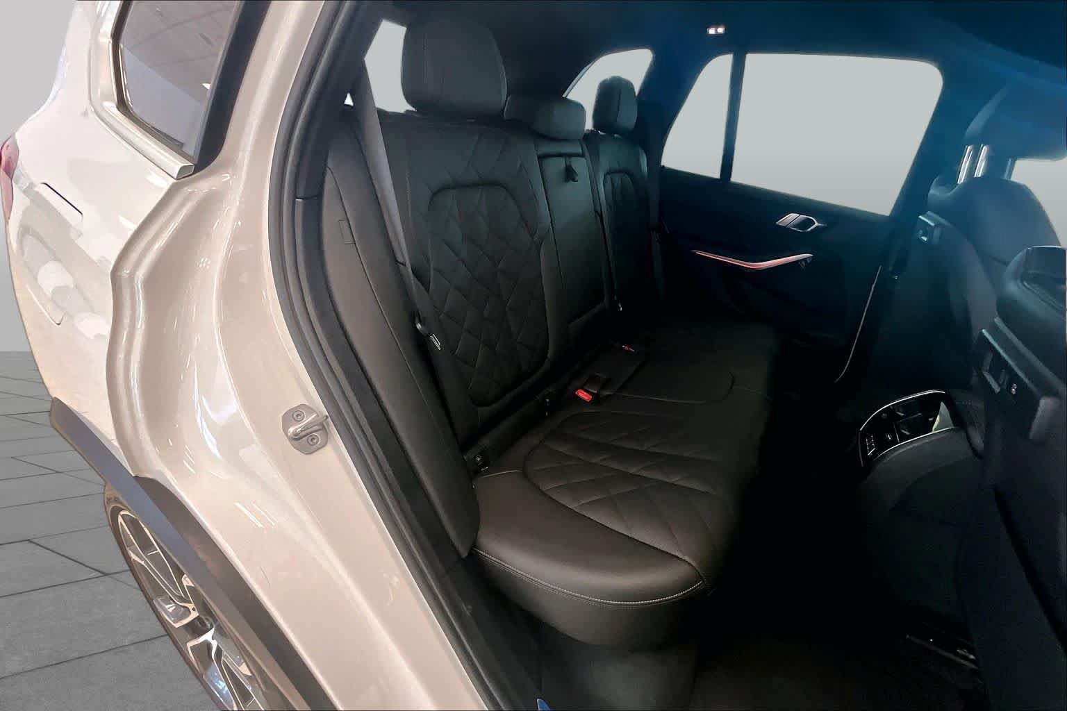 Used 2023 BMW X5 sDrive40i w/ Premium Package RWD image 19