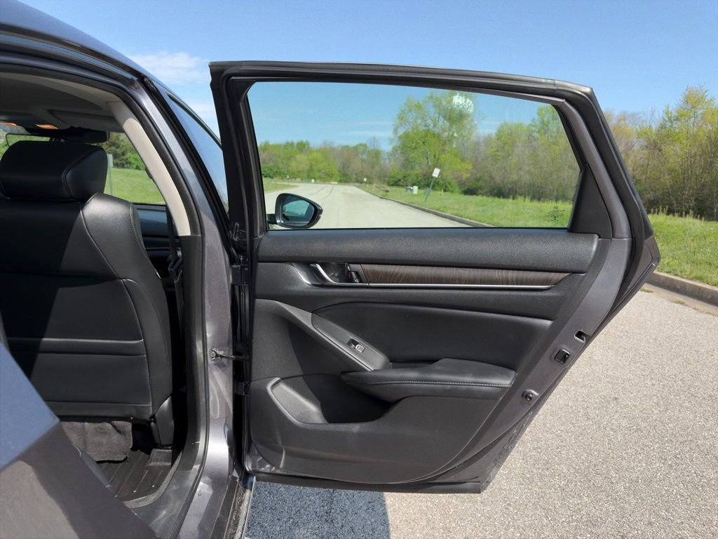 Used 2022 Honda Accord EX-L image 30