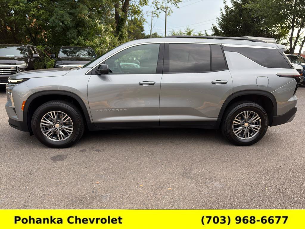 Certified 2025 Chevrolet Traverse LT w/ Driver Confidence Package AWD/4WD image 4