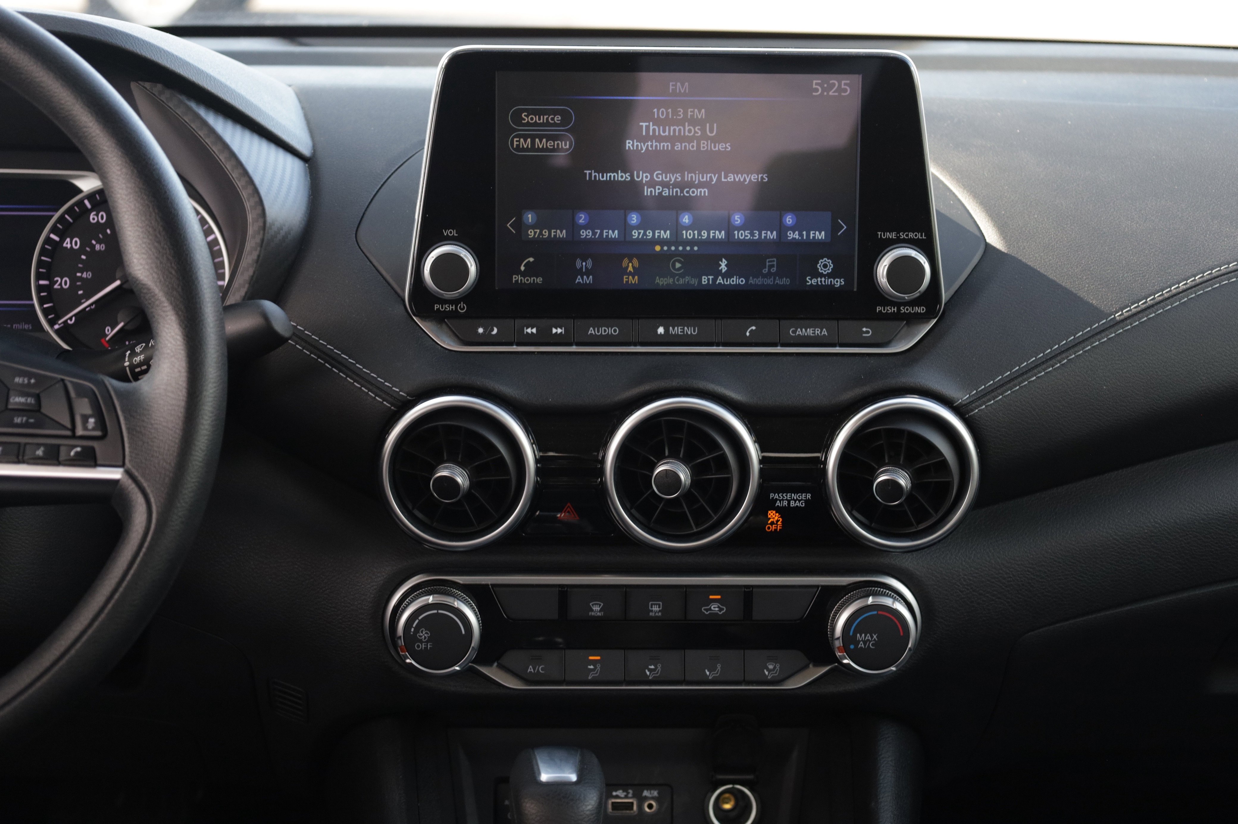 Used 2024 Nissan Sentra SV FWD image 9