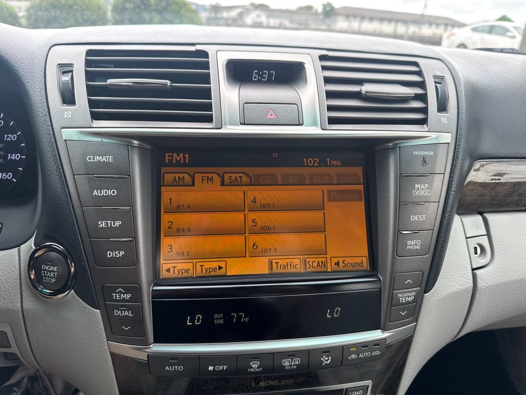 Used 2012 Lexus LS 460 w/ Comfort Pkg RWD image 33