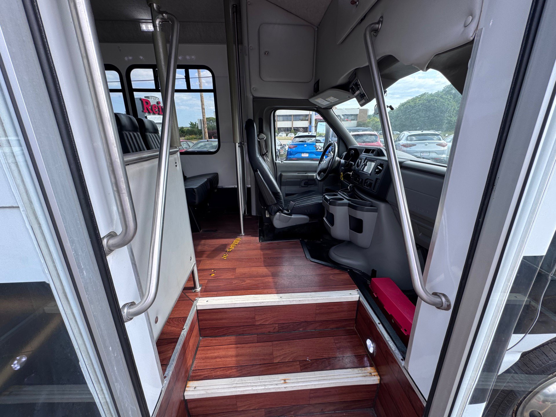 Used 2016 Ford E-450 and Econoline 450 Super Duty w/ Shuttle Bus Prep Package RWD image 12