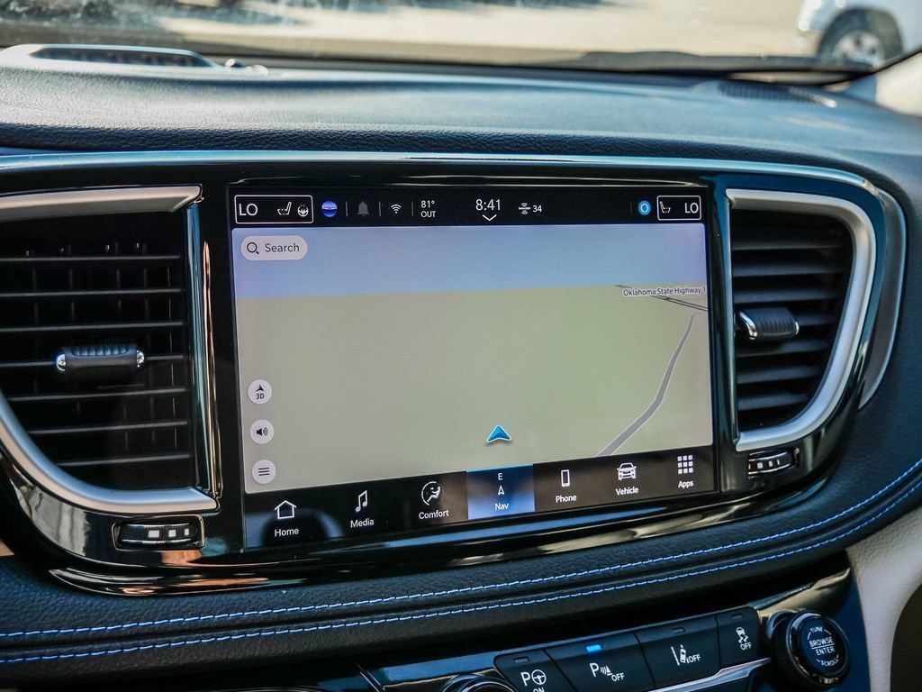 Used 2021 Chrysler Pacifica Touring-L FWD image 39