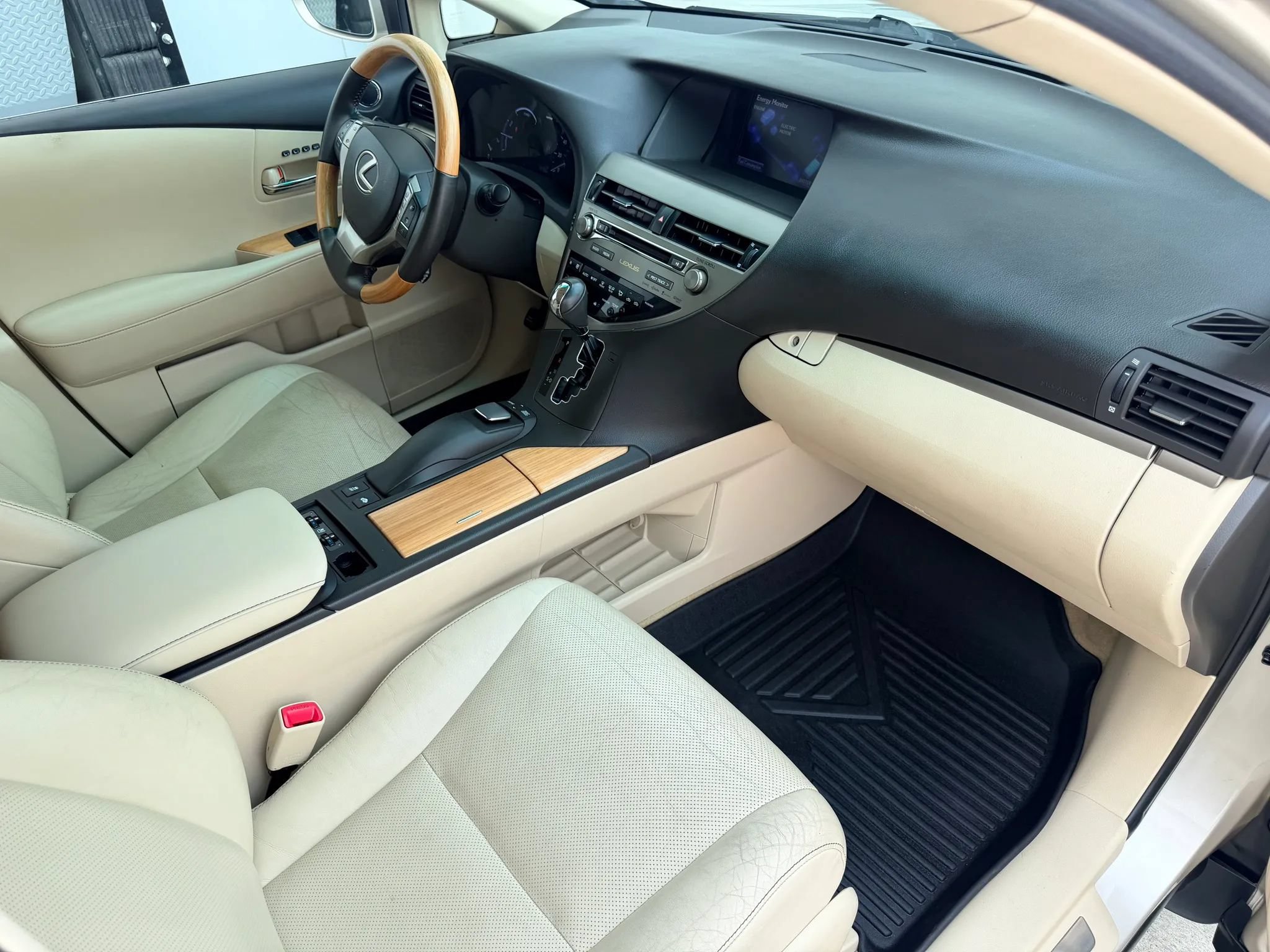 Used 2014 Lexus RX 450h FWD image 16