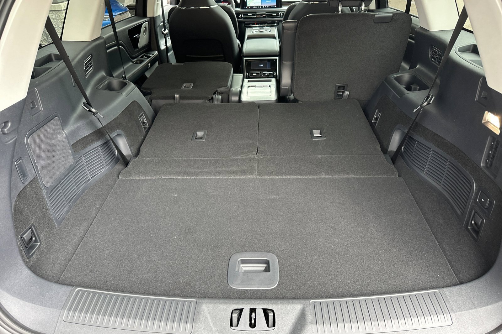 New 2025 Lincoln Aviator Reserve w/ Luxury Package image 14