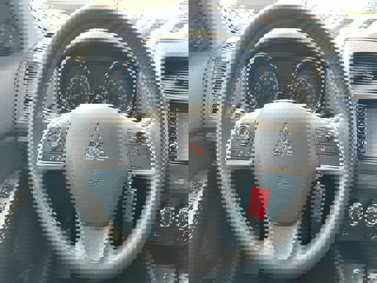 Used 2018 Mitsubishi Outlander Sport ES image 27