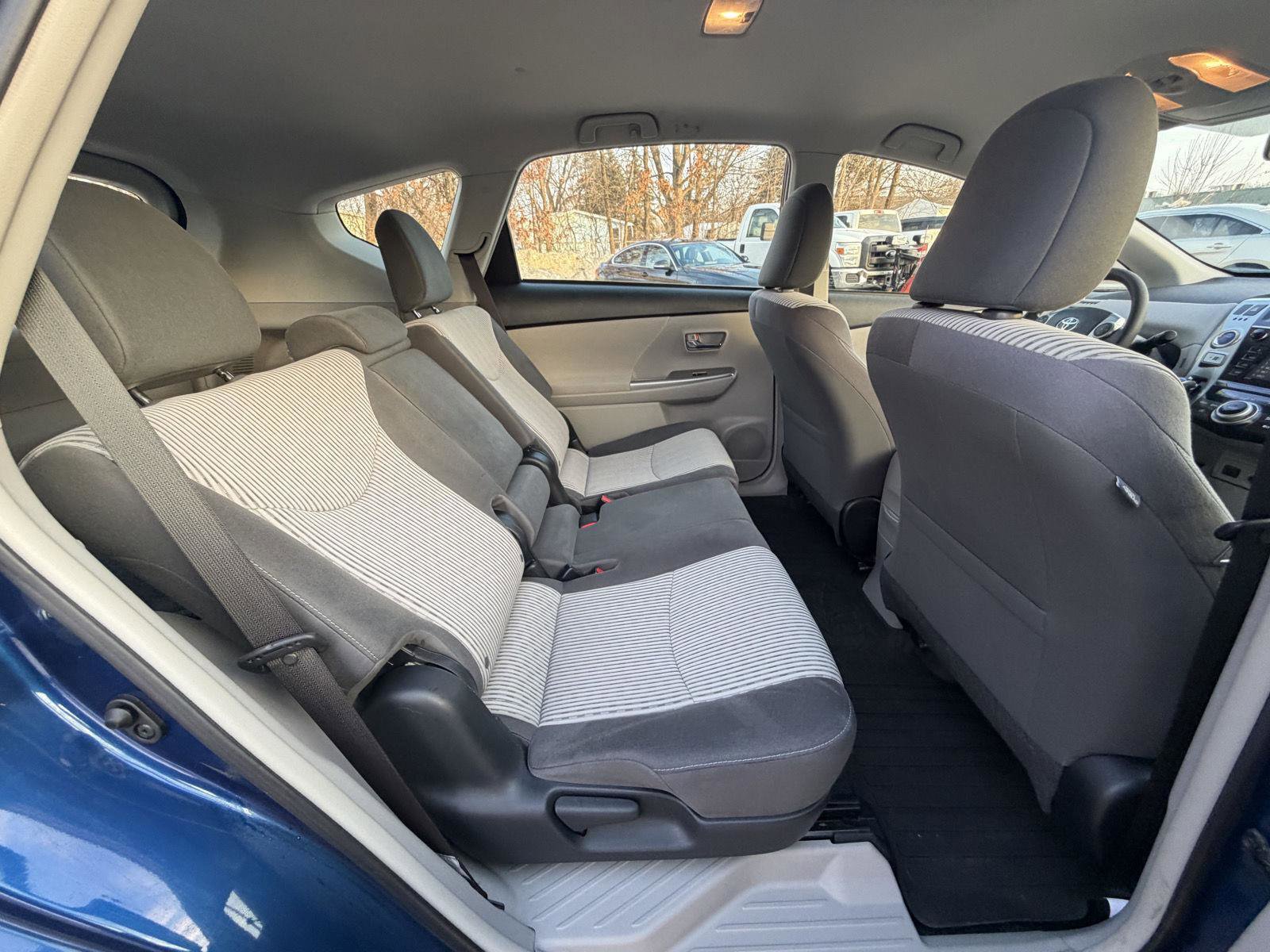 Used 2017 Toyota Prius V Three w/ Carpet Mat Package image 22