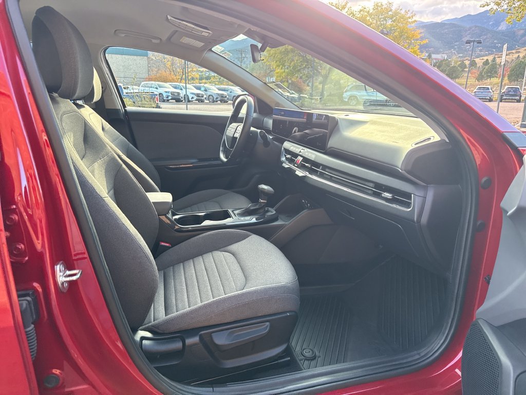 Used 2025 Kia K4 EX FWD image 30