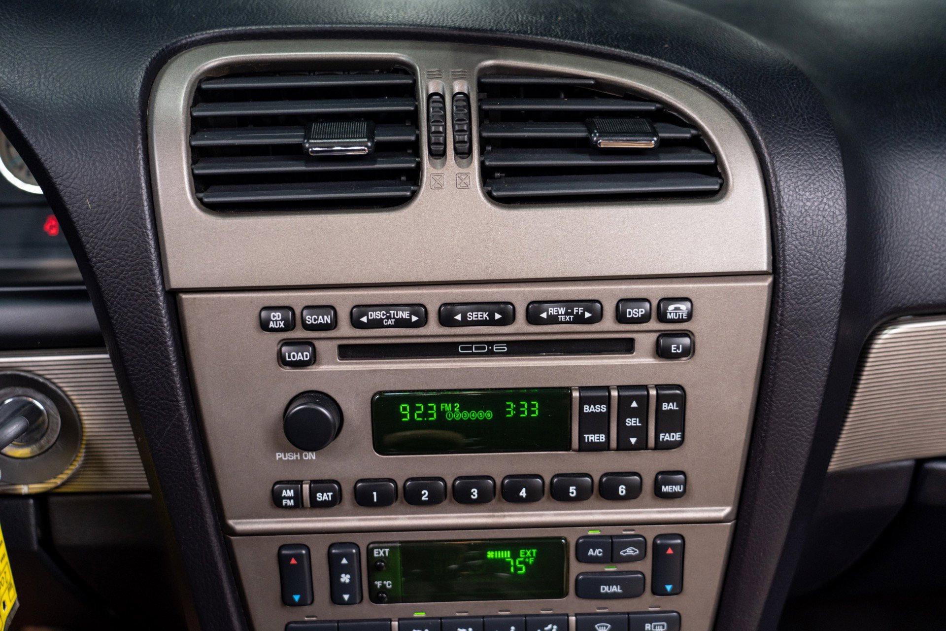 Used 2004 Ford Thunderbird Deluxe image 48