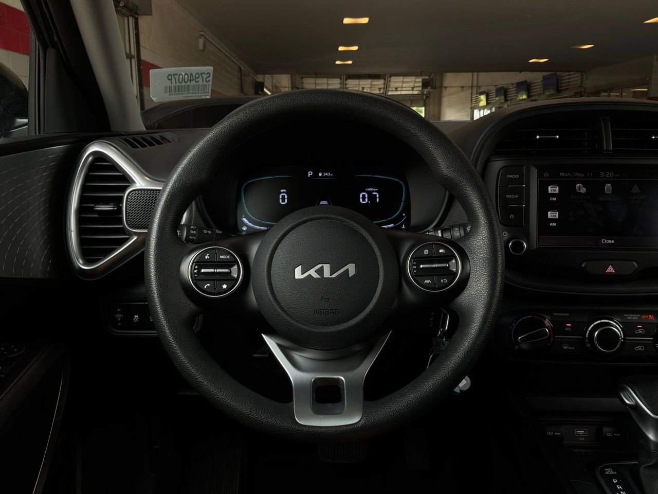 Used 2025 Kia Soul LX w/ LX Technology Package FWD image 29