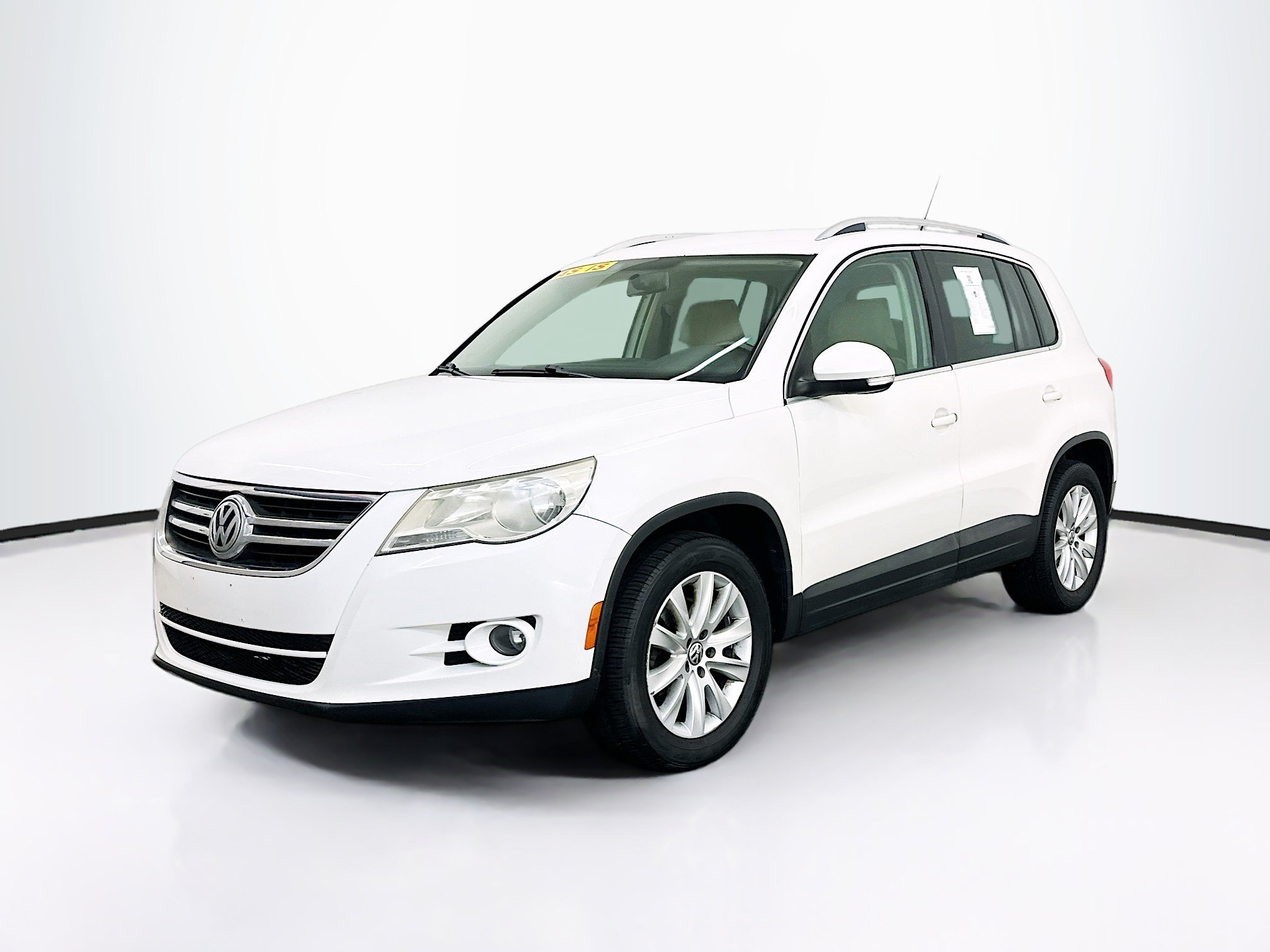 Used 2009 Volkswagen Tiguan SE AWD/4WD image 3