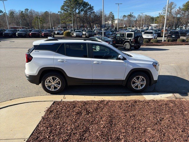 Used 2022 GMC Terrain SLE w/ Driver Convenience Package image 7