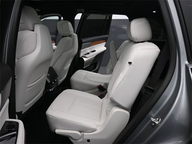 New 2026 Cadillac Vistiq Luxury image 13