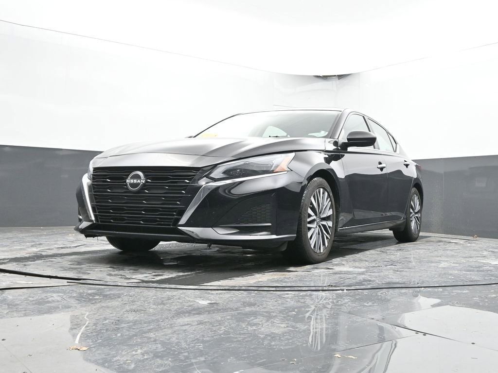 Used 2024 Nissan Altima 2.5 SV FWD image 46