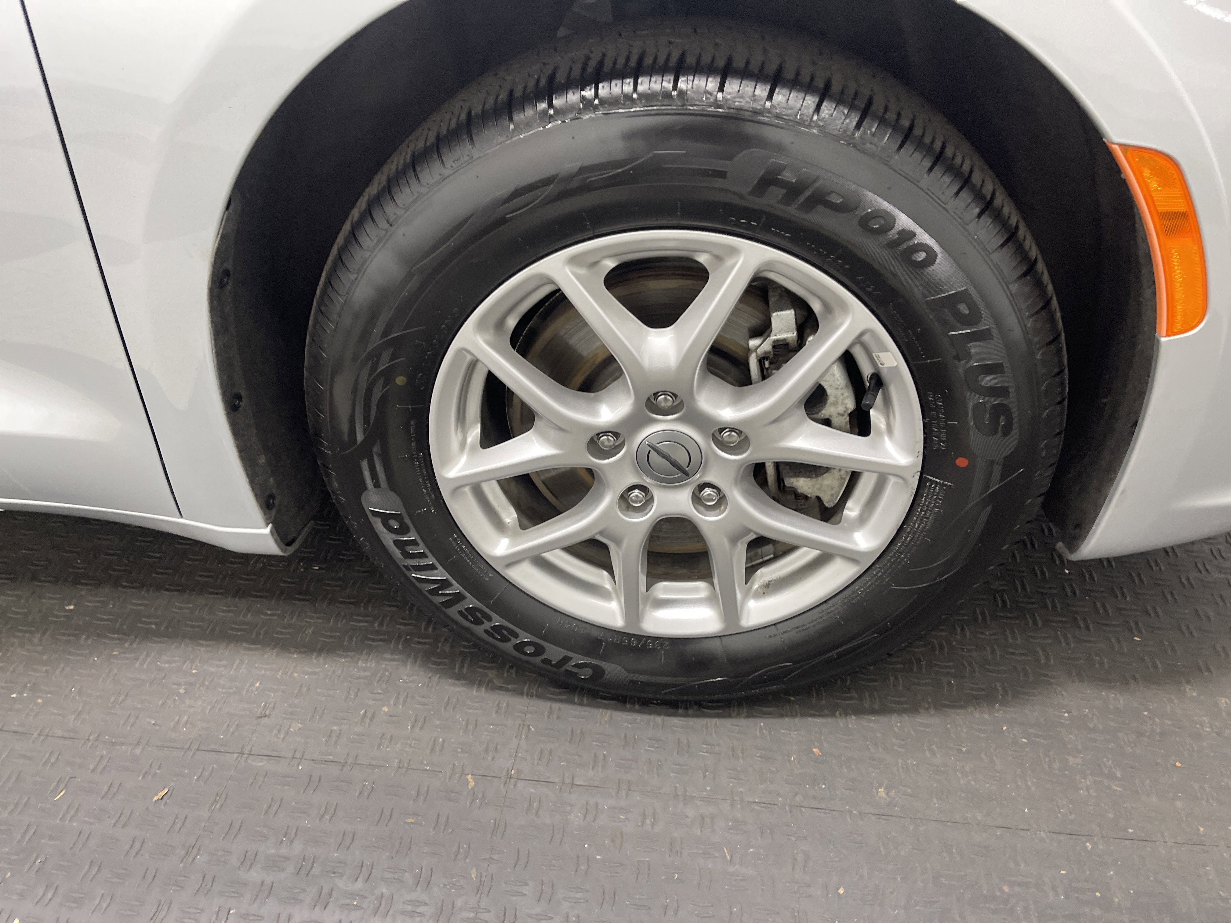 Used 2024 Chrysler Pacifica Touring-L image 27