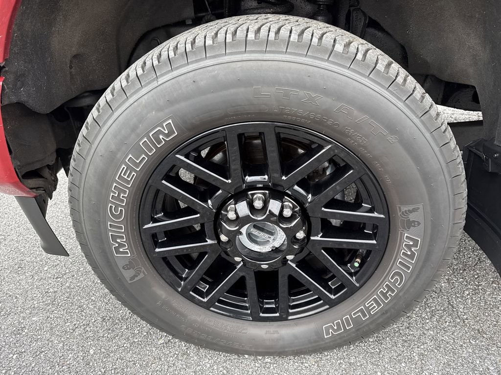 Used 2022 Ford F250 Lariat w/ Black Appearance Package image 11