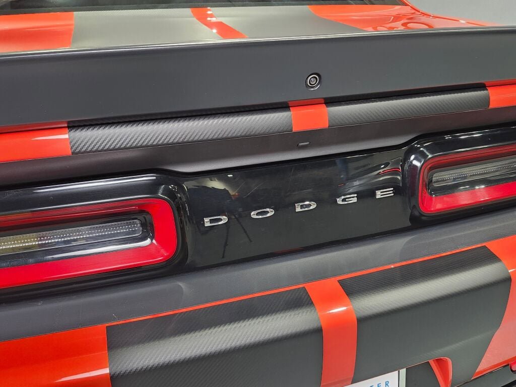 Used 2016 Dodge Challenger SRT Hellcat RWD image 14