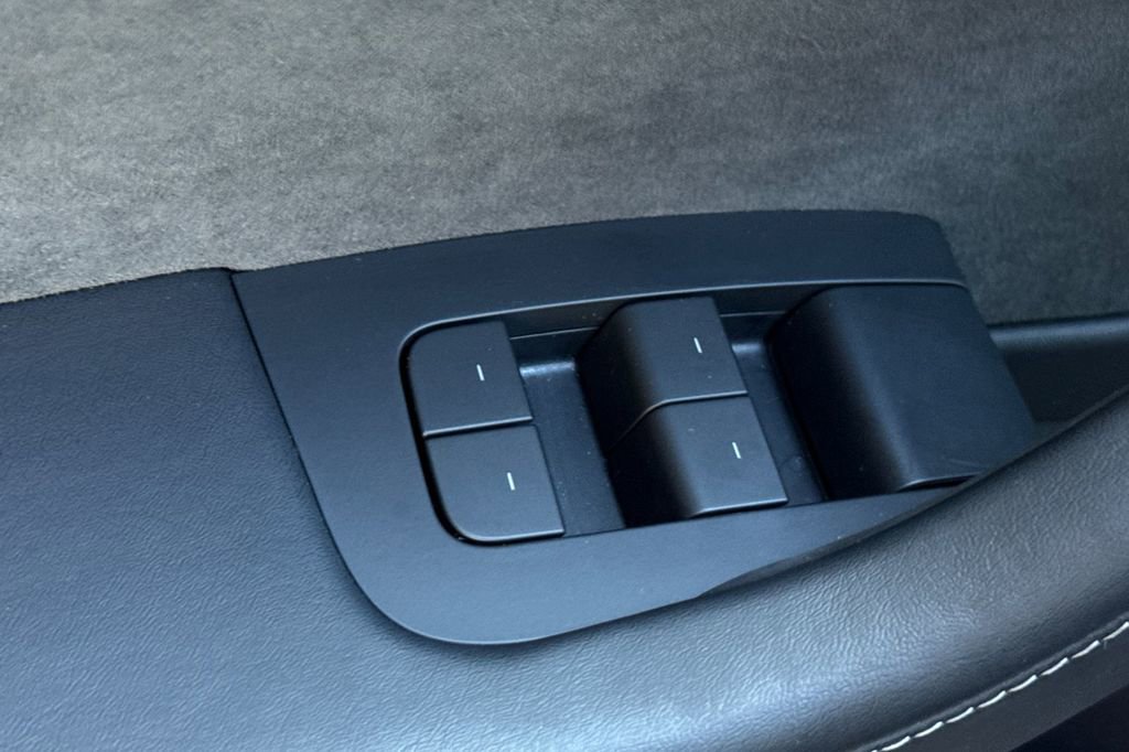 Used 2023 Tesla Model 3 Performance image 12