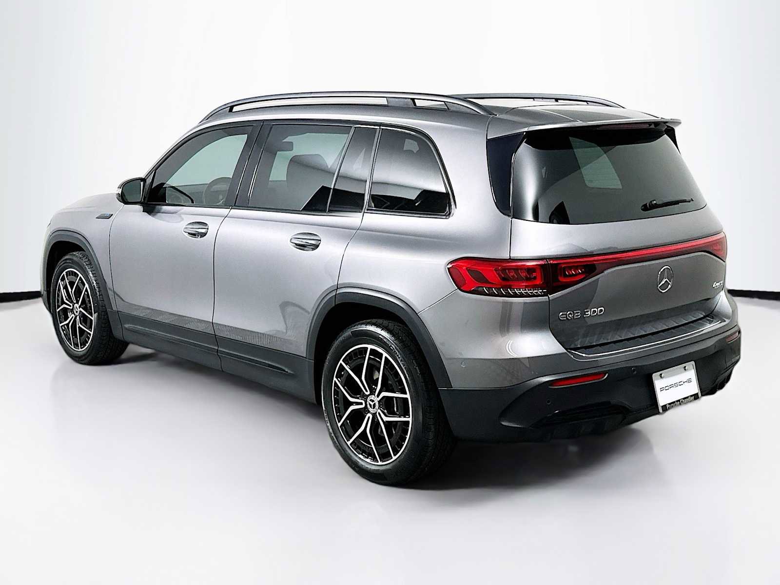 Used 2022 Mercedes-Benz EQB 300 EQB 300 image 3