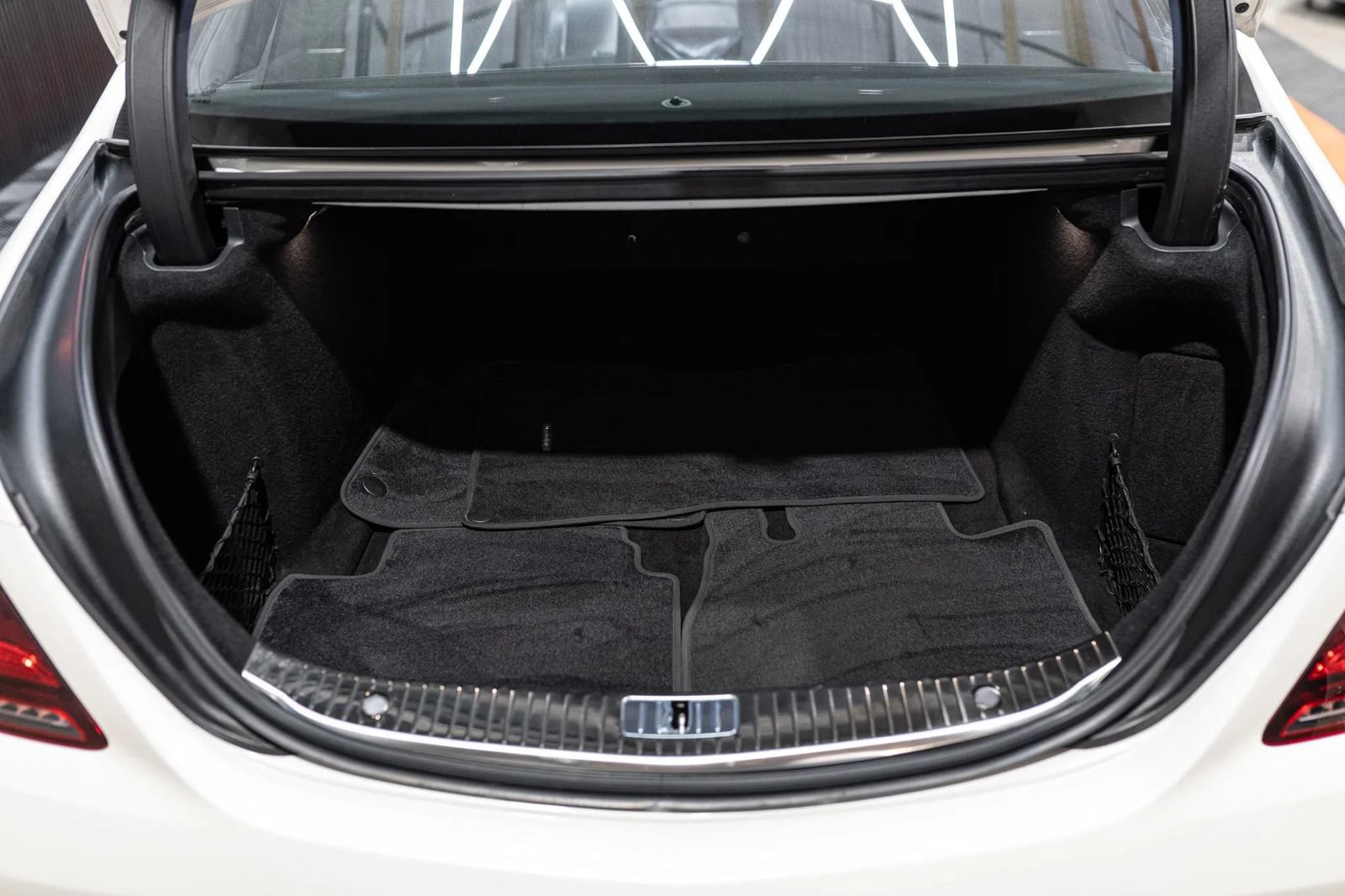 Used 2019 Mercedes-Benz S 560 Sedan image 20