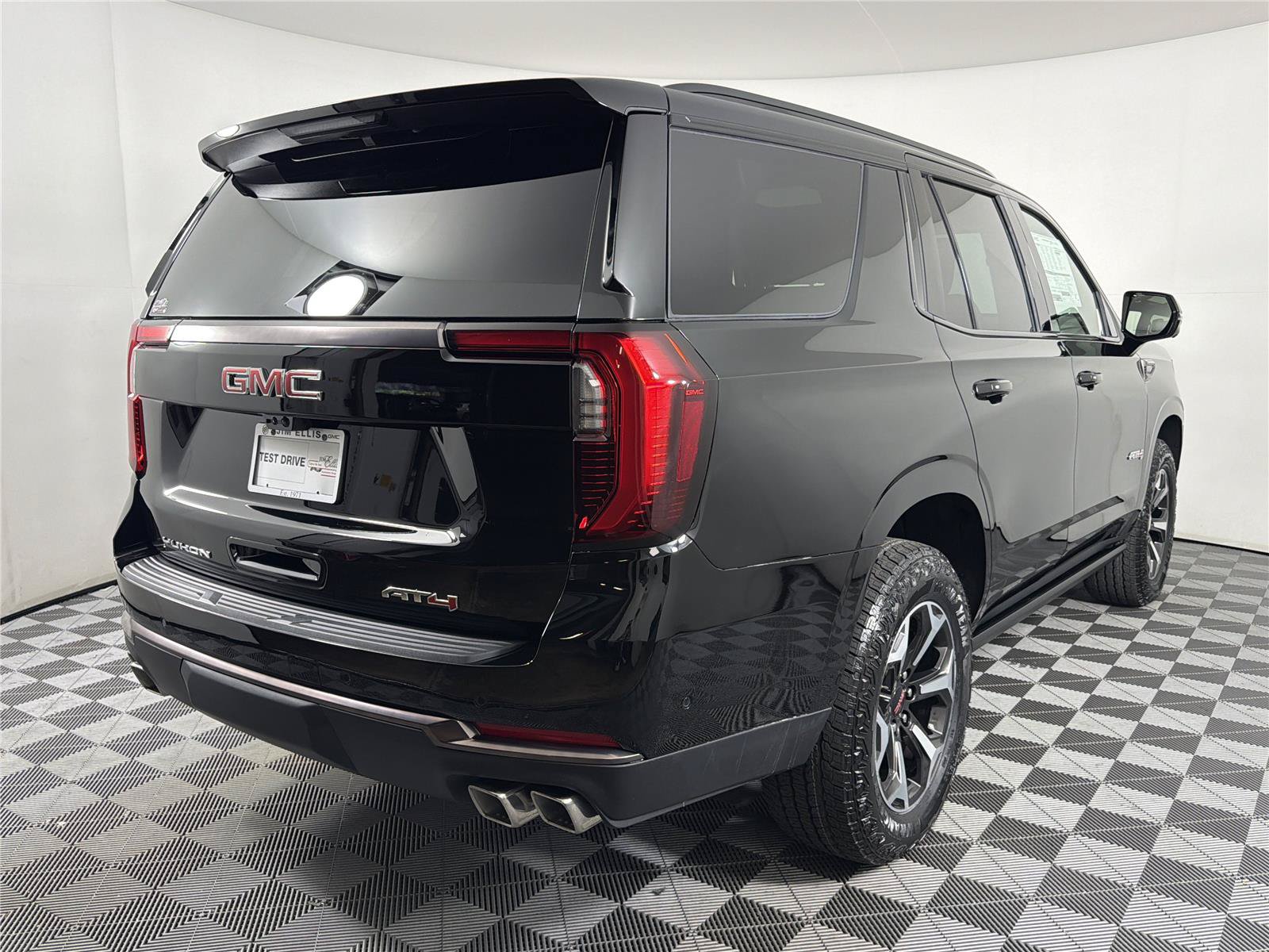 New 2026 GMC Yukon AT4 Ultimate w/ LPO, Floor Liner Package AWD/4WD image 6