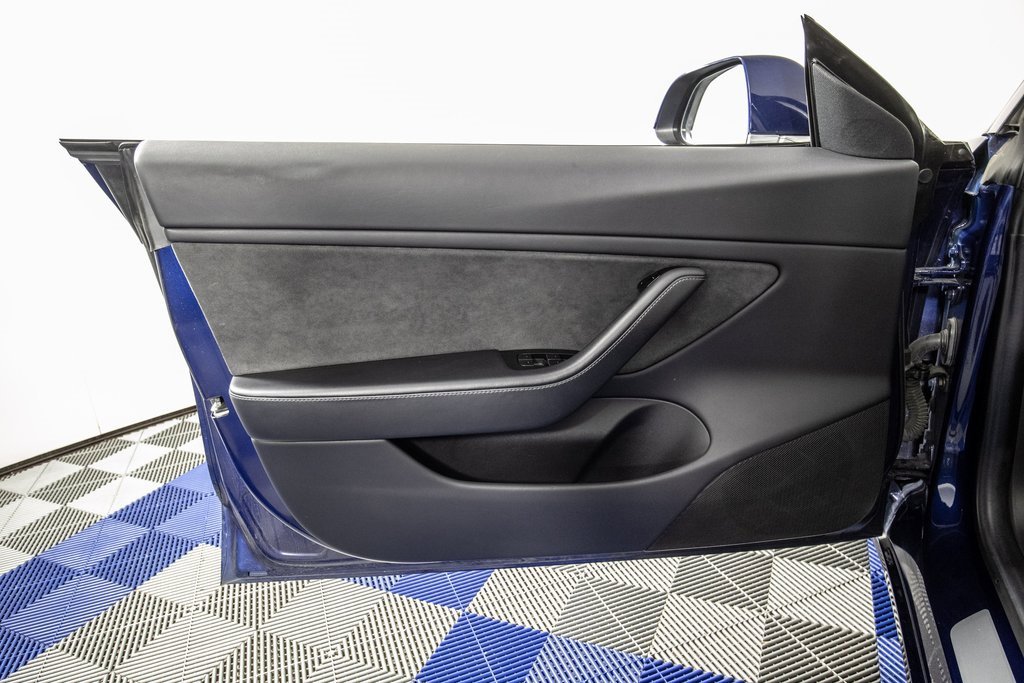 Used 2018 Tesla Model 3 Long Range image 13