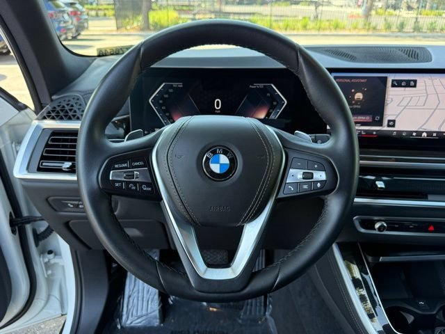 Used 2024 BMW X5 M60i AWD/4WD image 19
