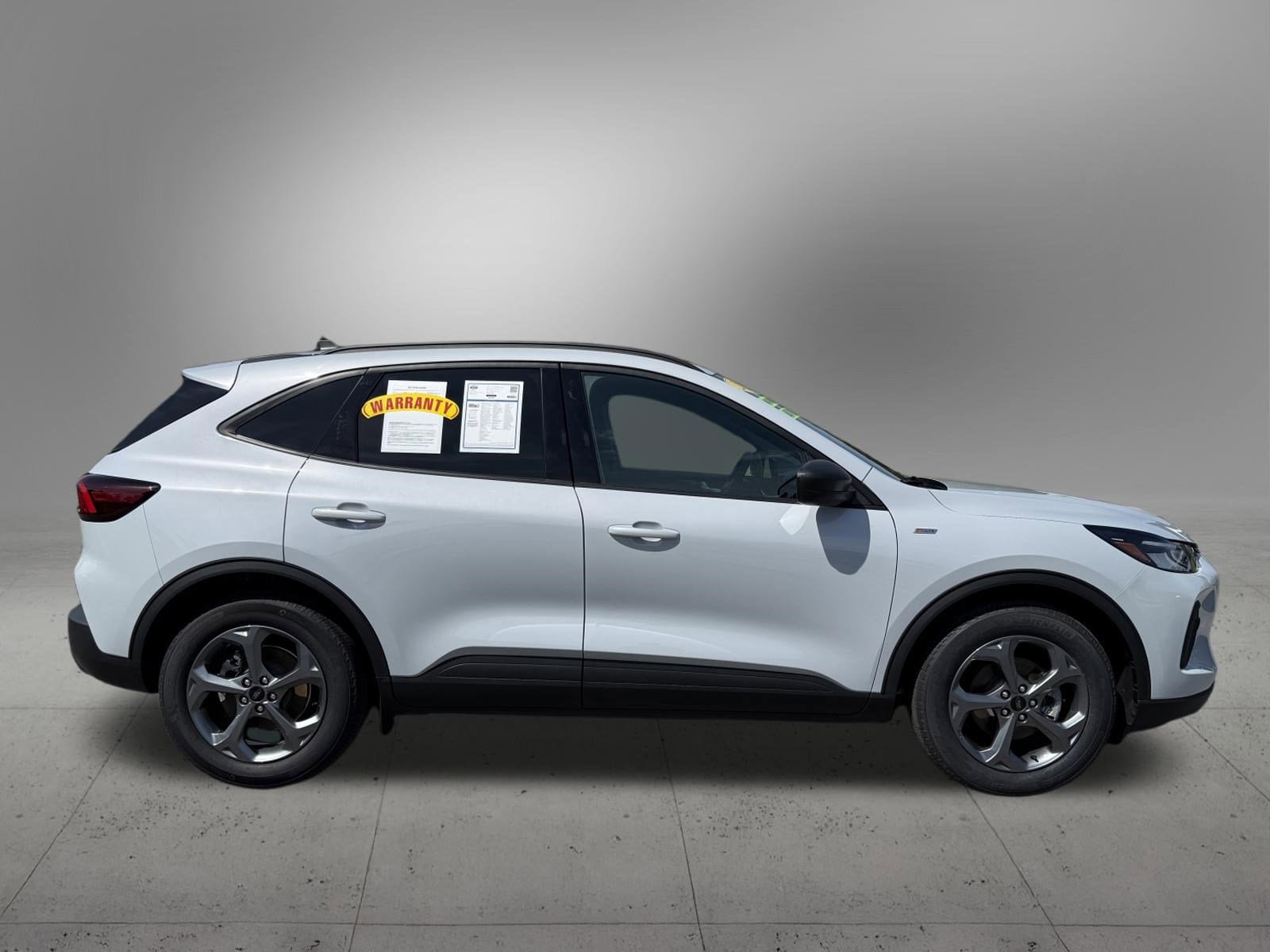 Used 2025 Ford Escape ST-Line w/ Tech Pack #1 FWD image 5