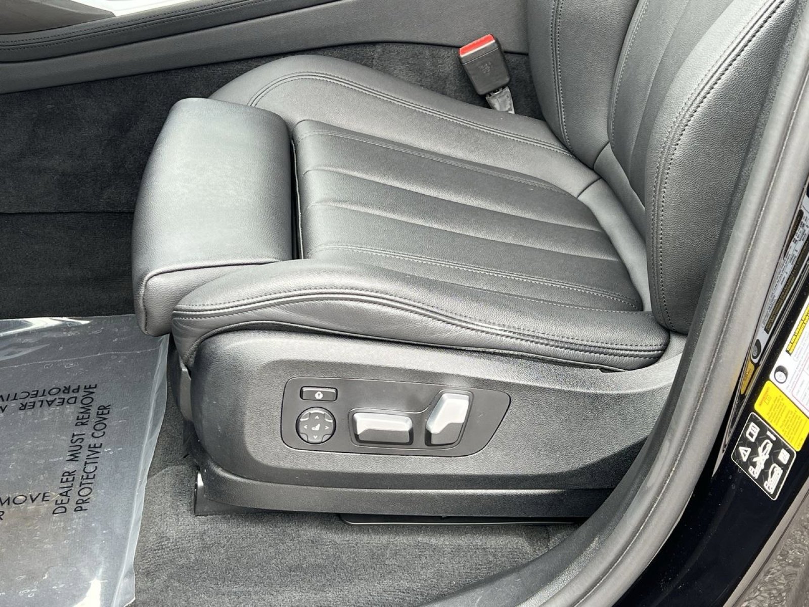 Used 2022 BMW X7 xDrive40i w/ Premium Package image 11