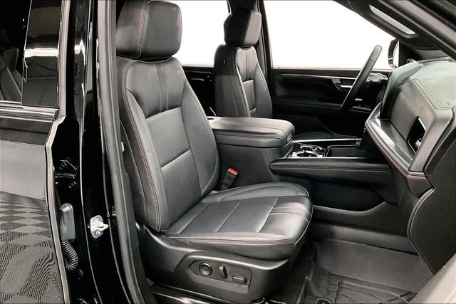 Used 2025 Chevrolet Tahoe RST w/ Comfort Package AWD/4WD image 8