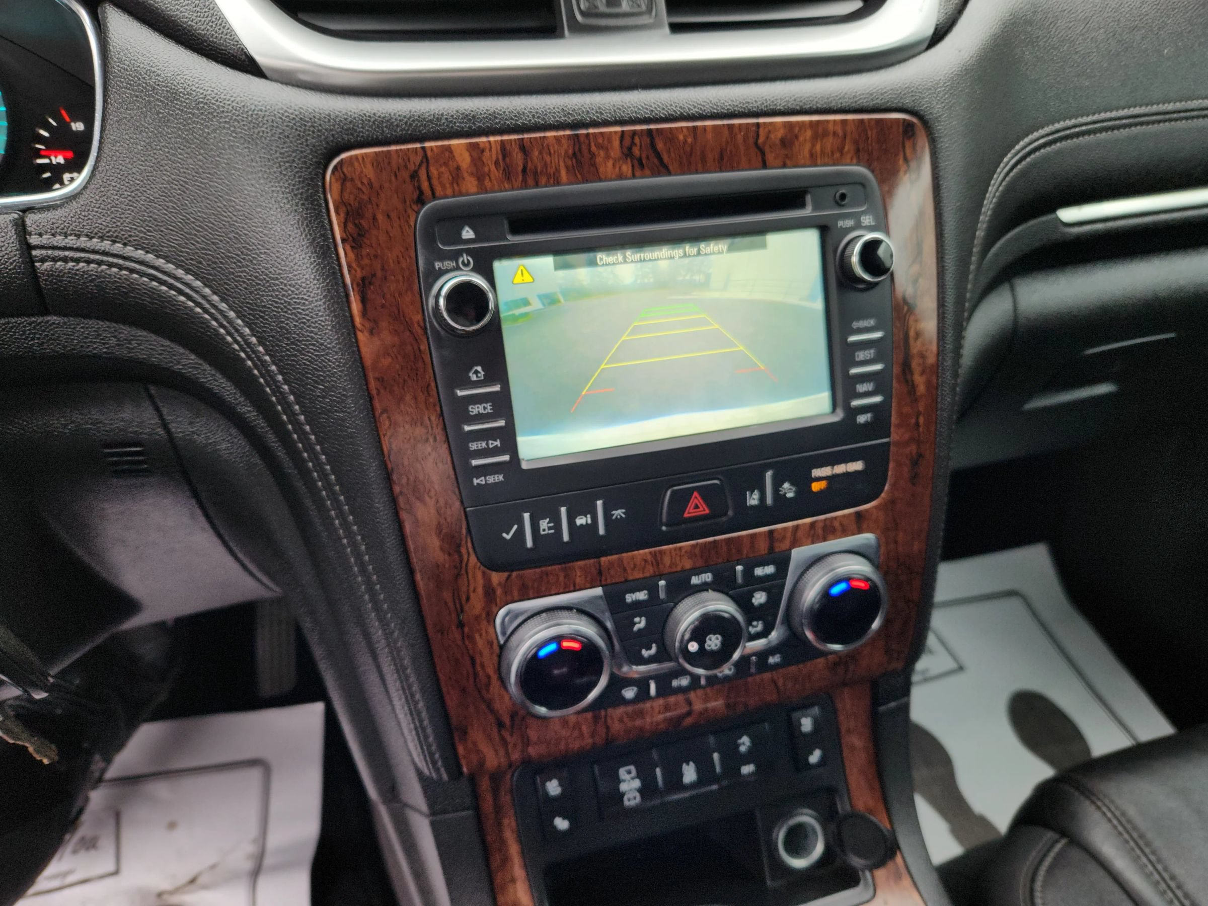 Used 2014 Chevrolet Traverse LTZ FWD image 14