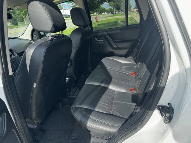 Used 2011 Land Rover LR2 HSE image 10