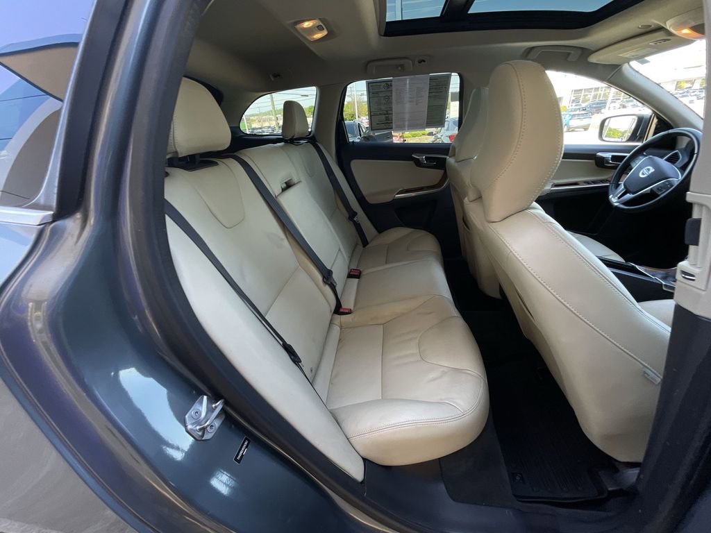 Used 2017 Volvo XC60 T5 Inscription w/ Preferred Option Package image 26