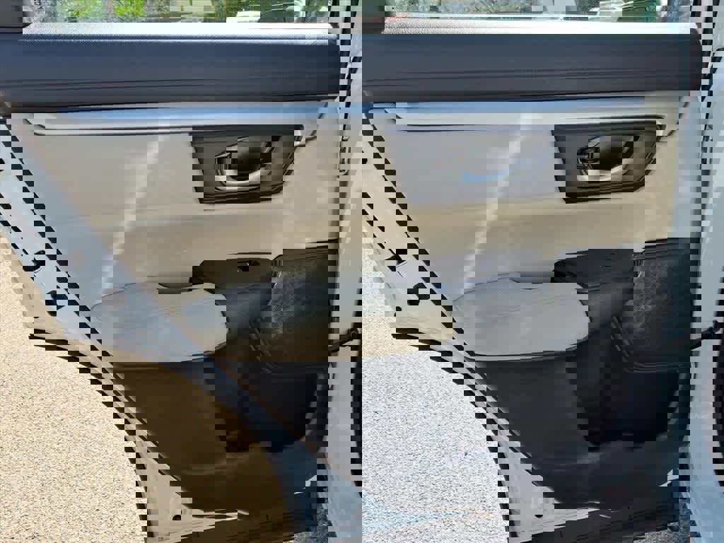 Used 2019 Honda CR-V LX image 6