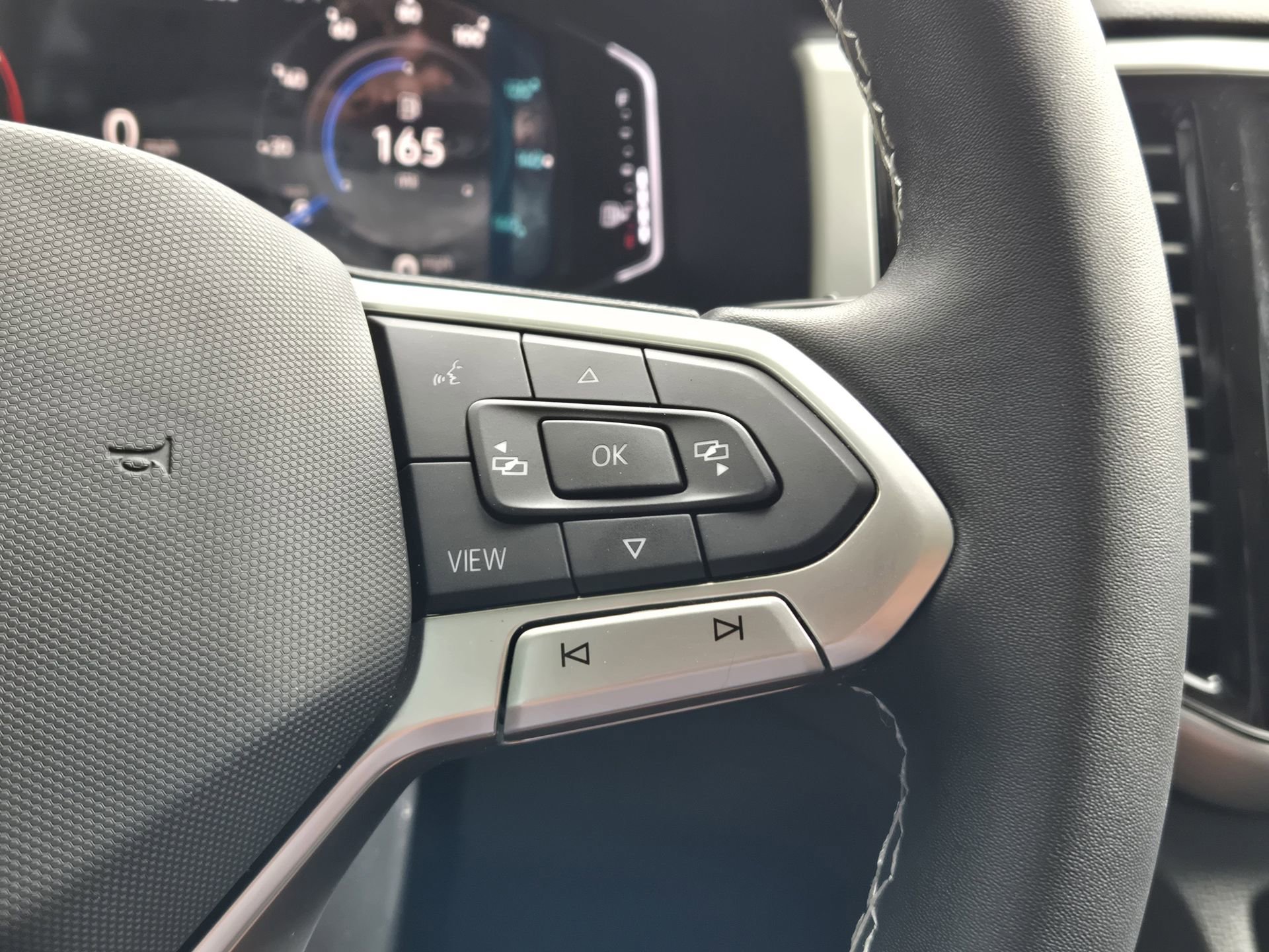 Used 2023 Volkswagen Atlas SE w/ Panoramic Sunroof Package image 26