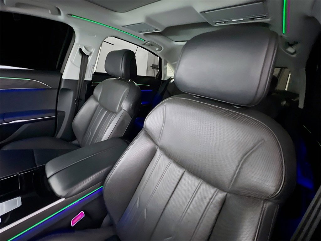 Used 2022 Audi A8 L 3.0T w/ Executive Package image 11