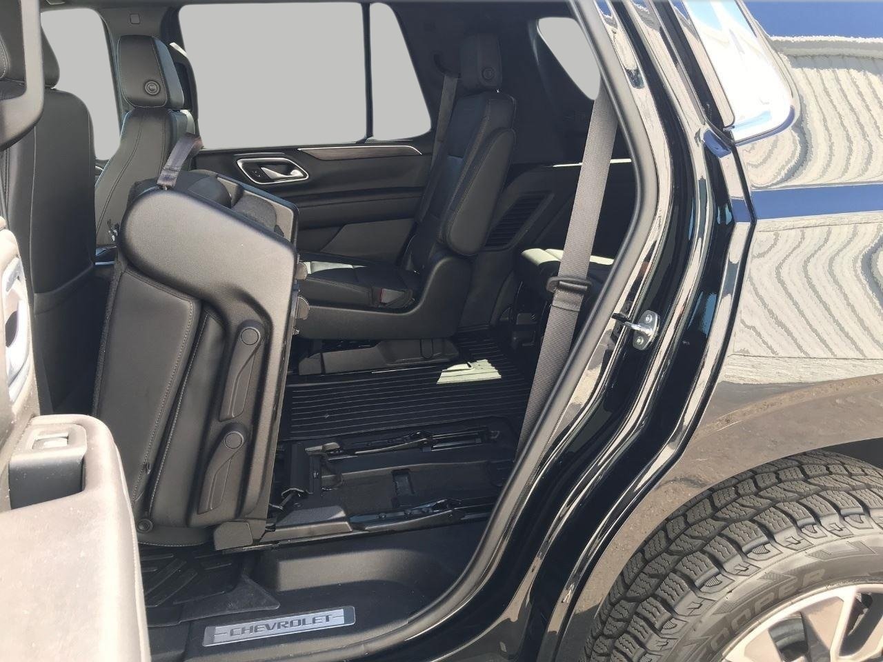Used 2021 Chevrolet Tahoe LT w/ LT Signature Package AWD/4WD image 29