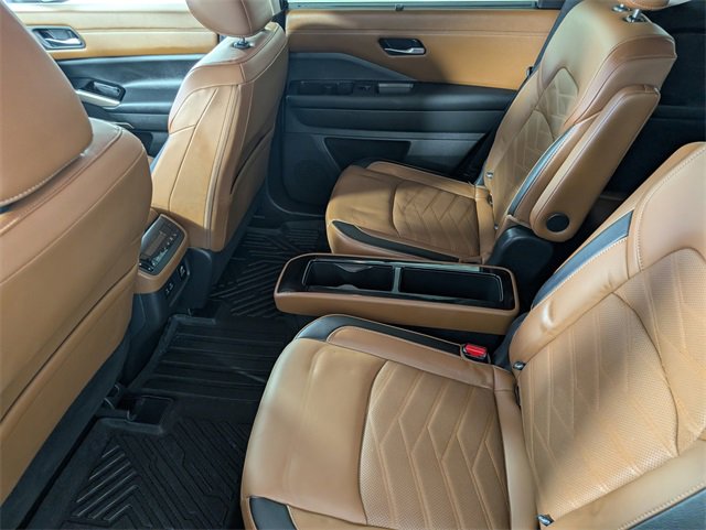 Used 2023 Nissan Pathfinder Platinum image 17