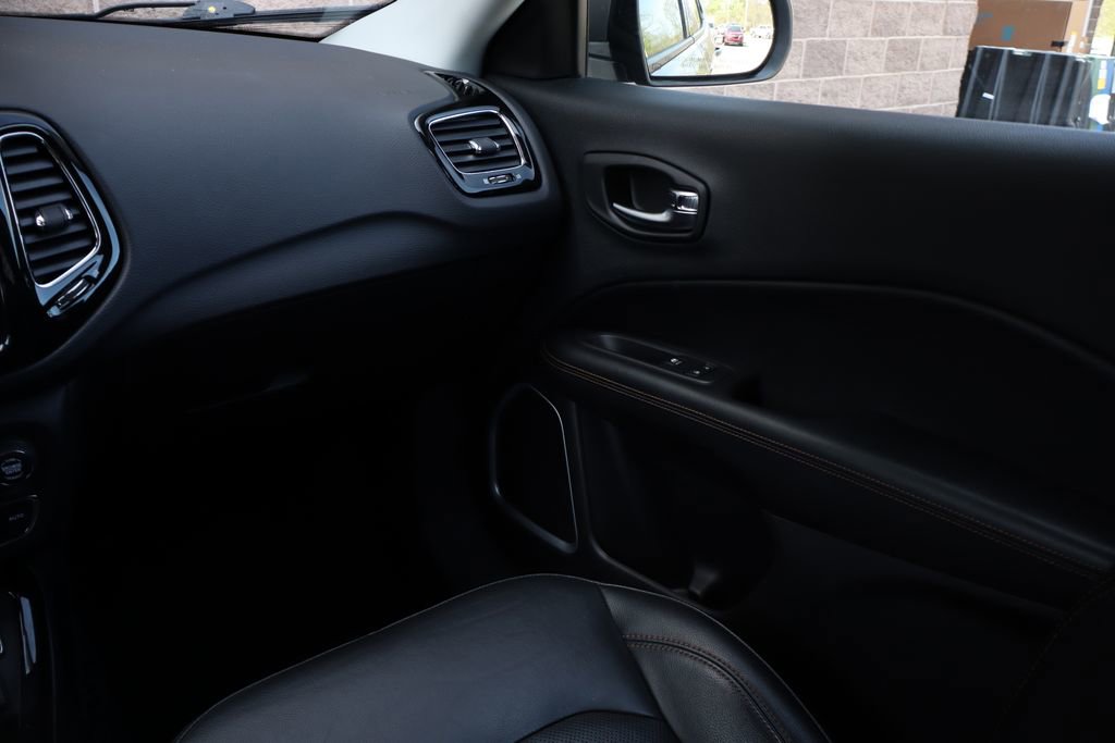 Used 2019 Jeep Compass Limited AWD/4WD image 38