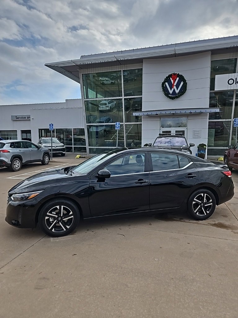 Used 2025 Nissan Sentra SV image 8