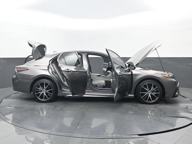 Used 2024 Toyota Camry SE w/ Convenience Package FWD image 33
