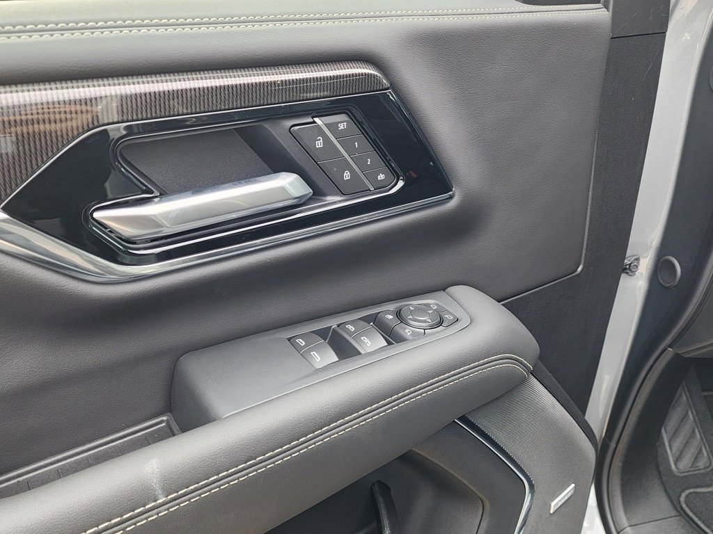 New 2026 GMC Yukon Elevation image 13