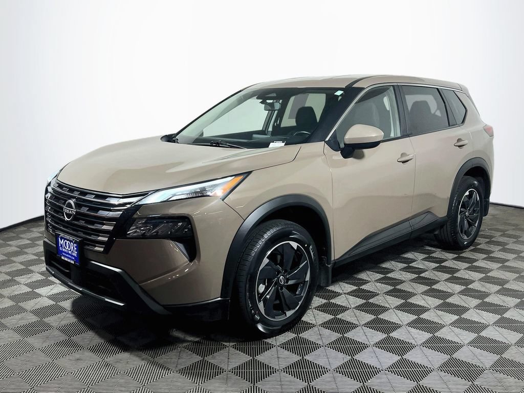 Used 2025 Nissan Rogue SV AWD/4WD image 3
