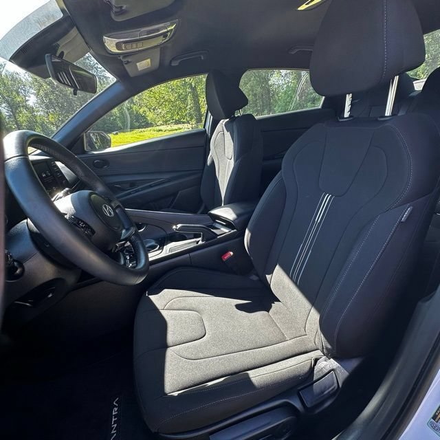 Certified 2025 Hyundai Elantra Sport FWD image 10